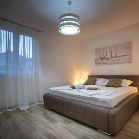 Oceanus Apartment