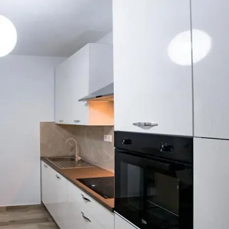 Oceanus Apartment *