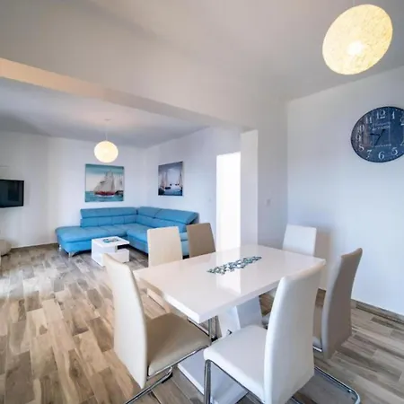 Oceanus * Rab Town