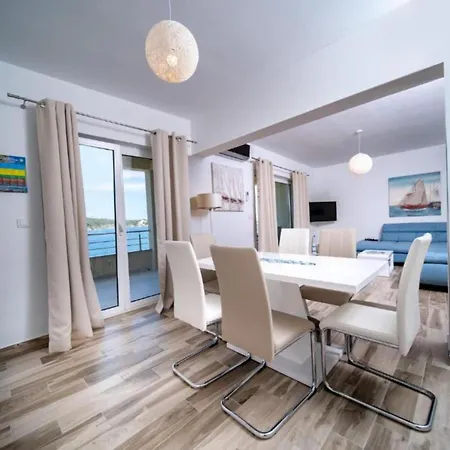 Oceanus * Rab Town