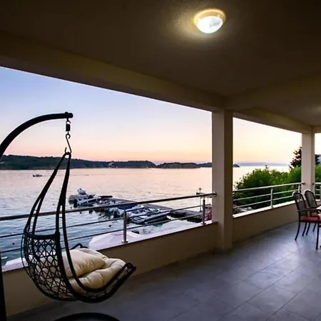 Oceanus Apartment *