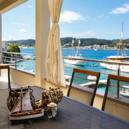 Oceanus Apartment *
