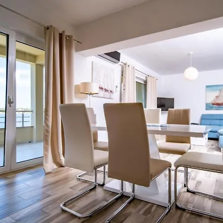 Apartment Oceanus Rab Town