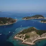 Oceanus Apartman Rab Town