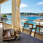 Oceanus Apartman *