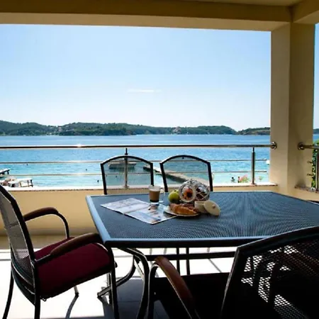 Apartment Oceanus Rab Town