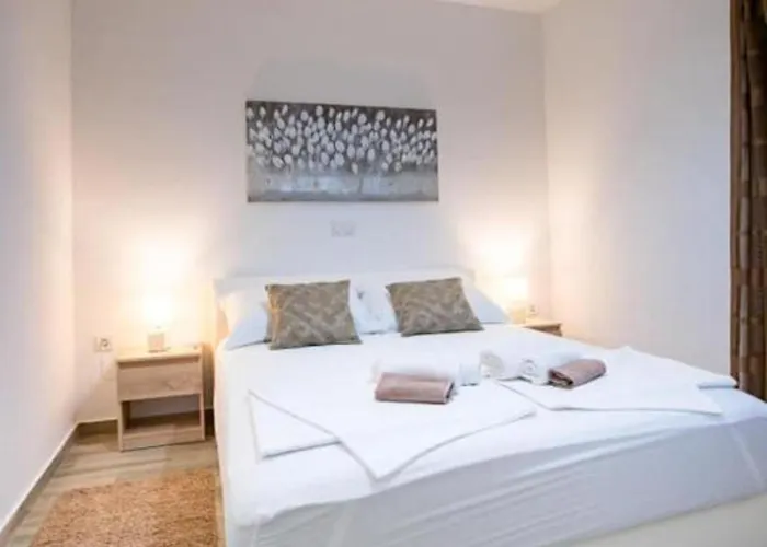 Oceanus Apartman Rab Town